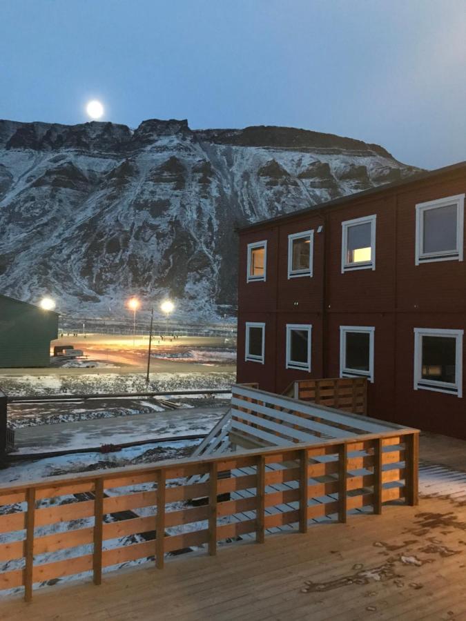 Haugen Pensjonat Svalbard Longyearbyen Zewnętrze zdjęcie