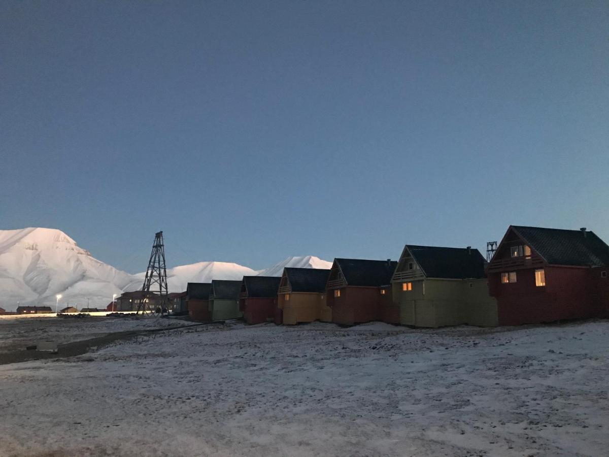 Haugen Pensjonat Svalbard Longyearbyen Zewnętrze zdjęcie