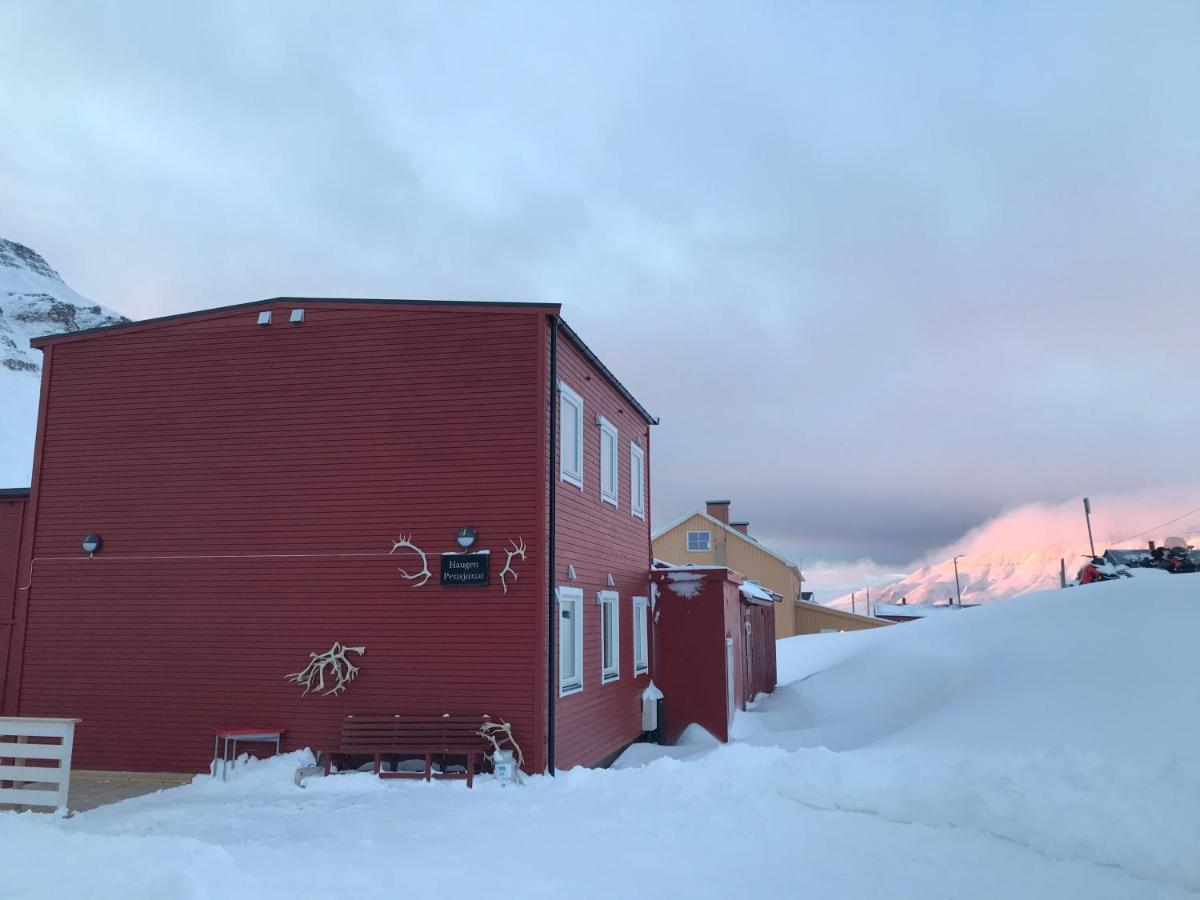 Haugen Pensjonat Svalbard Longyearbyen Zewnętrze zdjęcie