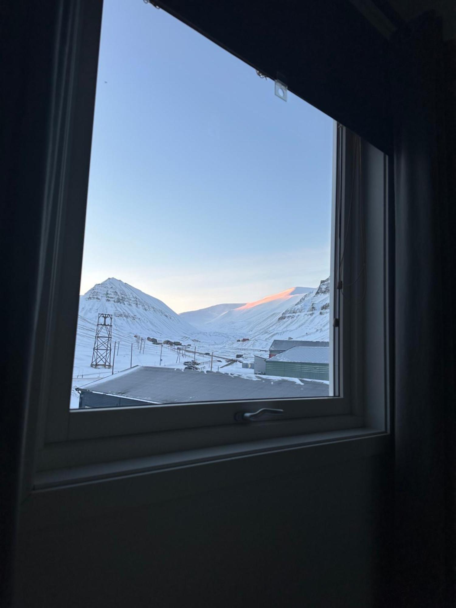 Haugen Pensjonat Svalbard Longyearbyen Zewnętrze zdjęcie