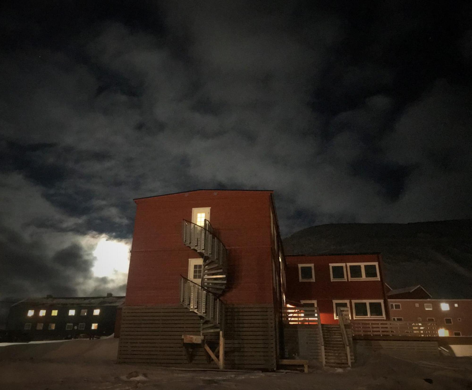Haugen Pensjonat Svalbard Longyearbyen Zewnętrze zdjęcie