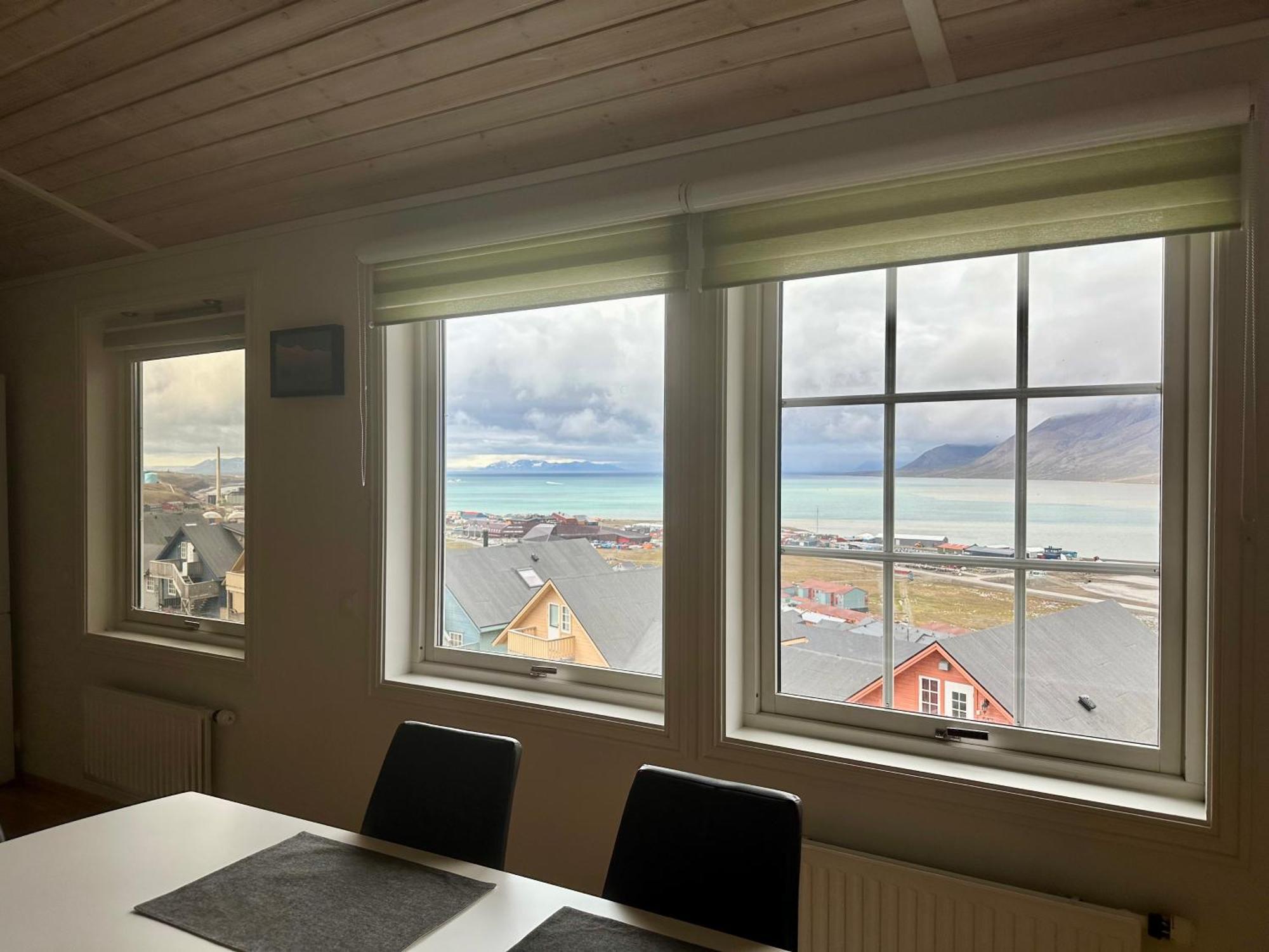 Haugen Pensjonat Svalbard Longyearbyen Zewnętrze zdjęcie