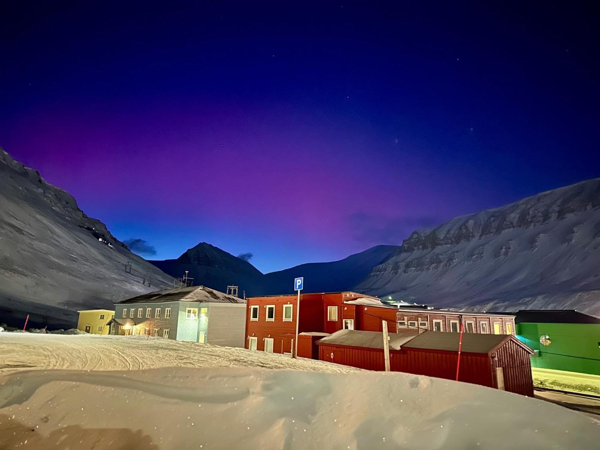 Haugen Pensjonat Svalbard Longyearbyen Zewnętrze zdjęcie